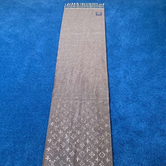 Louis Vuitton Men’s Gradient Monogram Scarf, Cashmere/Wool, Brown - Picture 3 of 5